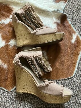 Women’s Tan Frayed Canvas Wedge Sandals with Chain Detail - worn once, size 6